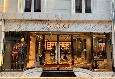 gucci amsterdam pc hooftstraat openingstijden|Gucci hooftstraat.